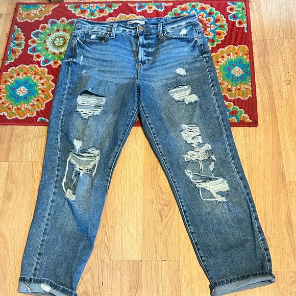 SO Distressed High Rise Mom Jeans Size 9/W29 EUC - Picture 2 of 9